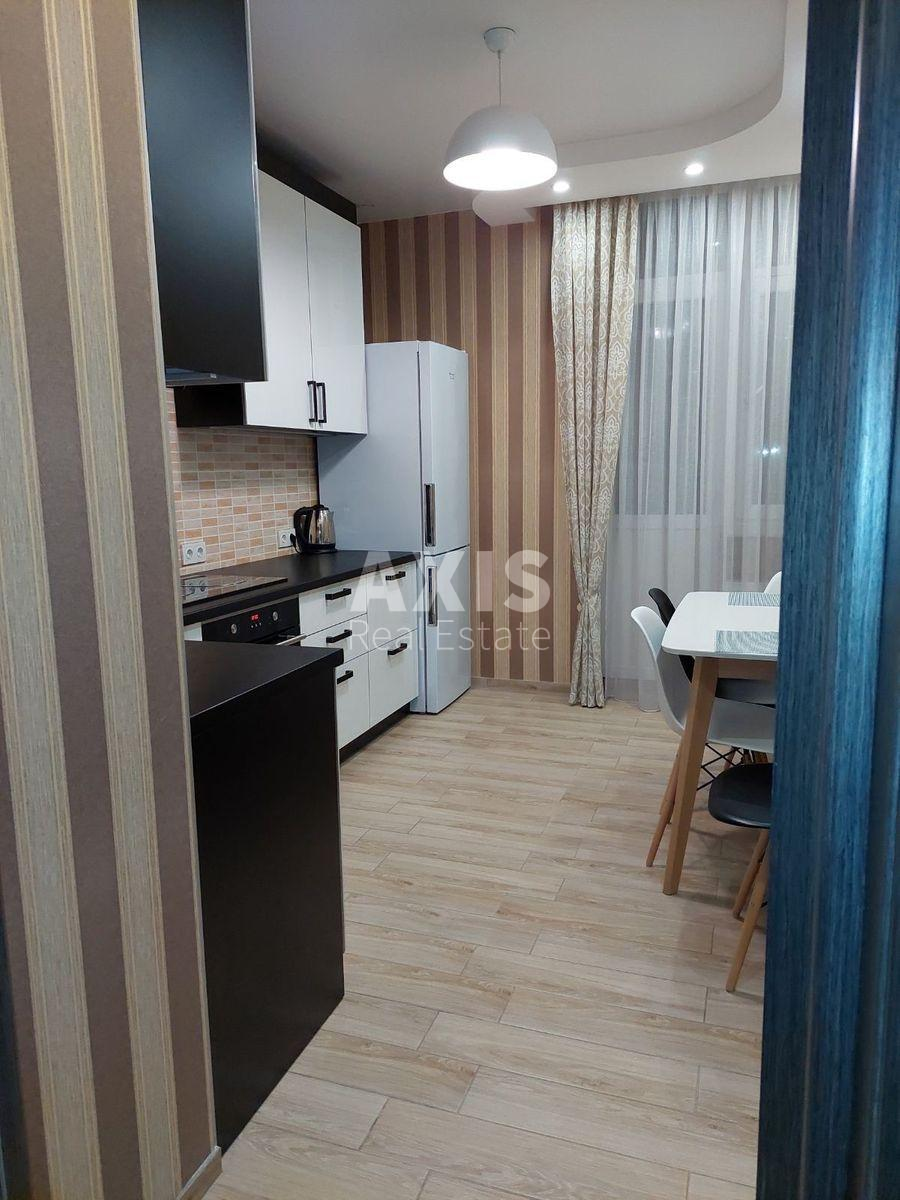 1k apartment pr-t Komarova Kosmonavta 46В5