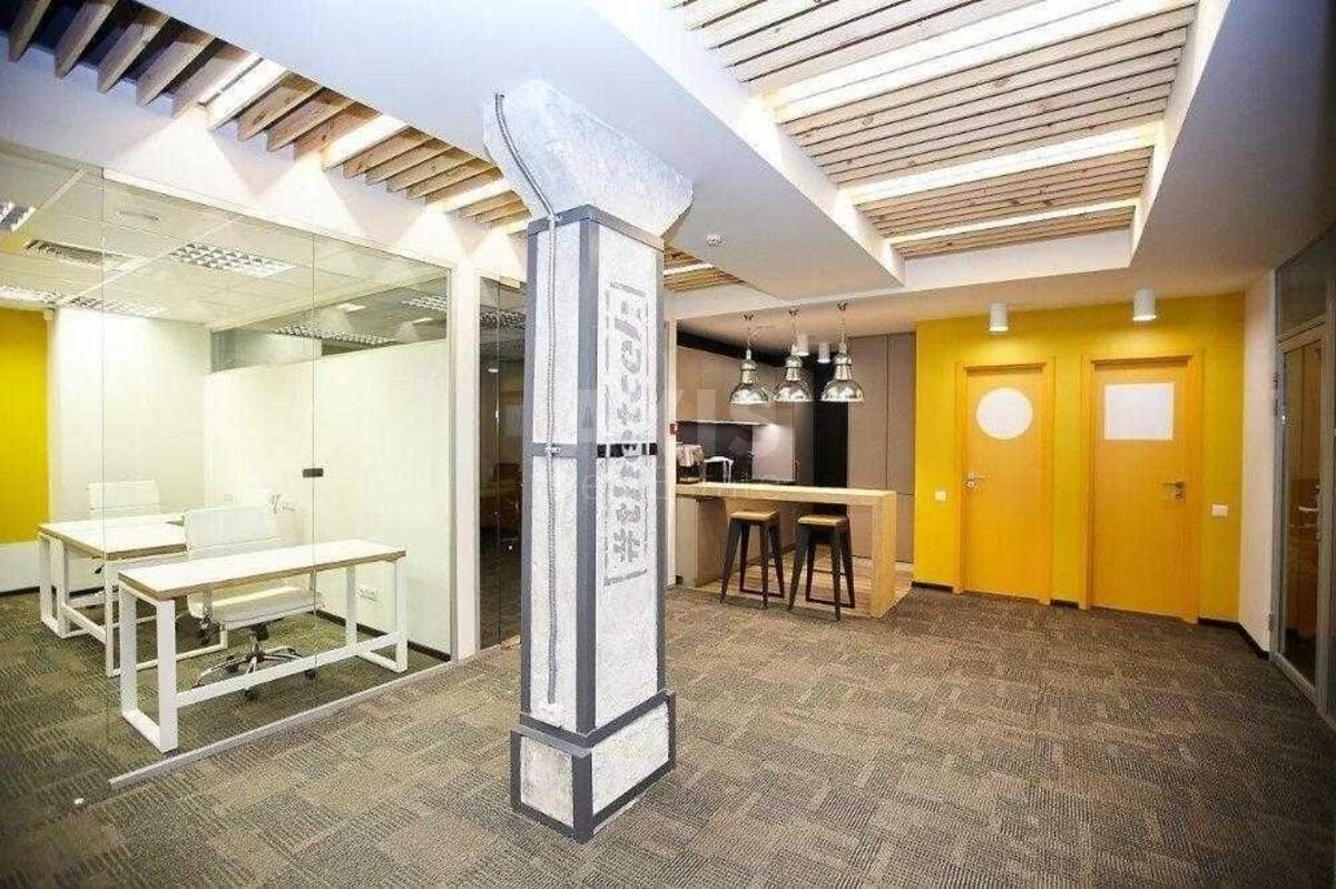 Office vul. Zhyljans'ka 30А, 340m25
