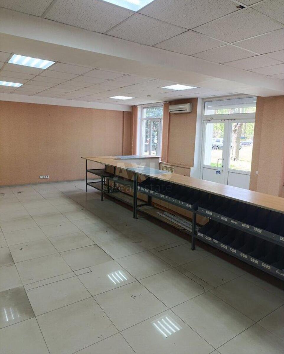 Trade object vul. Avtoparkova 5, 71m22