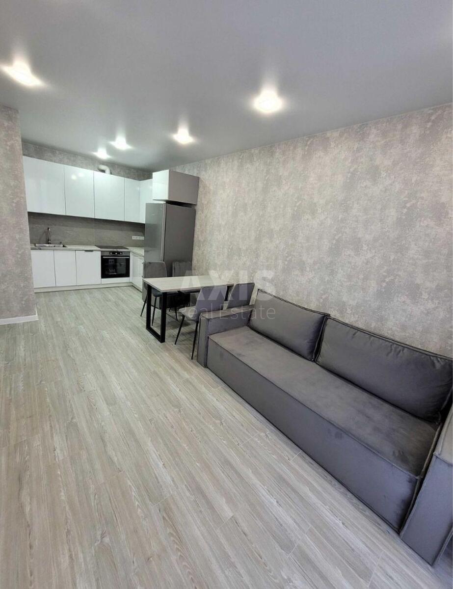 2k apartment vul. Myhajla Maksymovycha 242