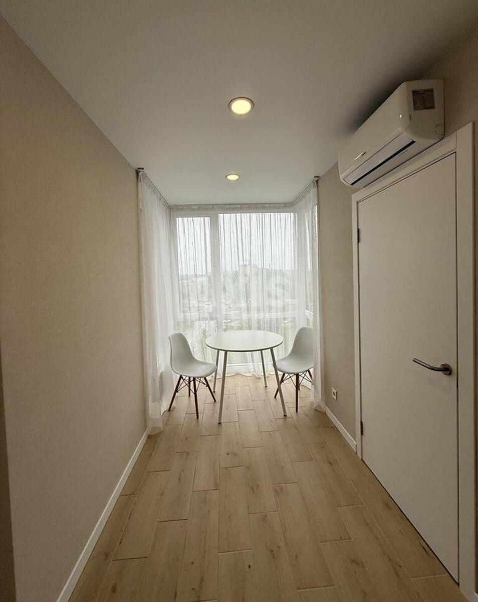 1k apartment vul. Bulahovs'kogo Akademika 1Б1