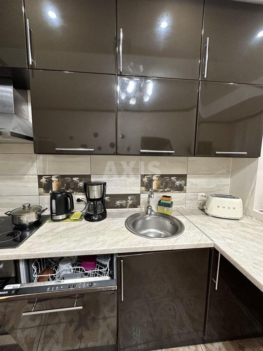 2k apartment vul. Lobanovs'kogo 215