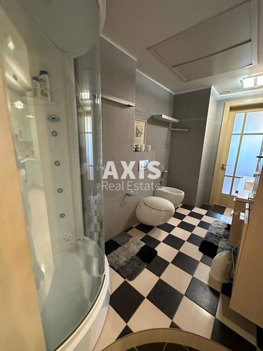 4k apartment vul. Zhyljans'ka 597