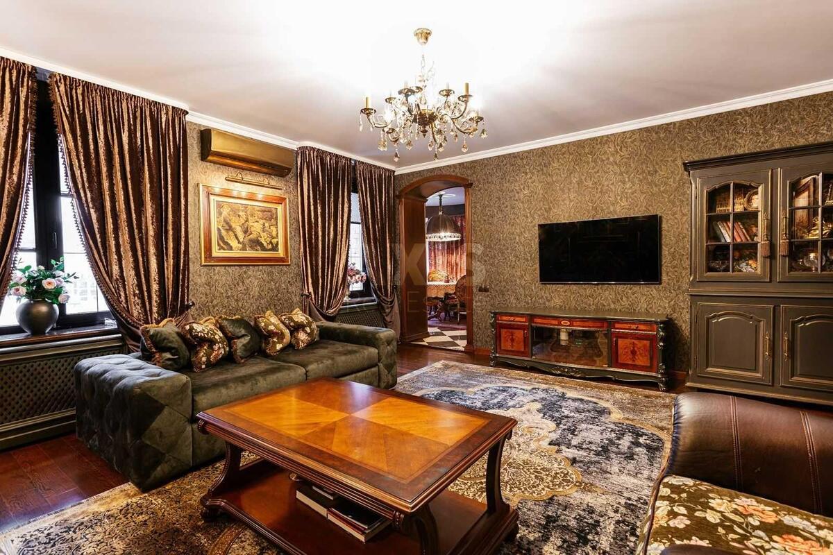 3k apartment vul. Zlatoustivs'ka 10/122