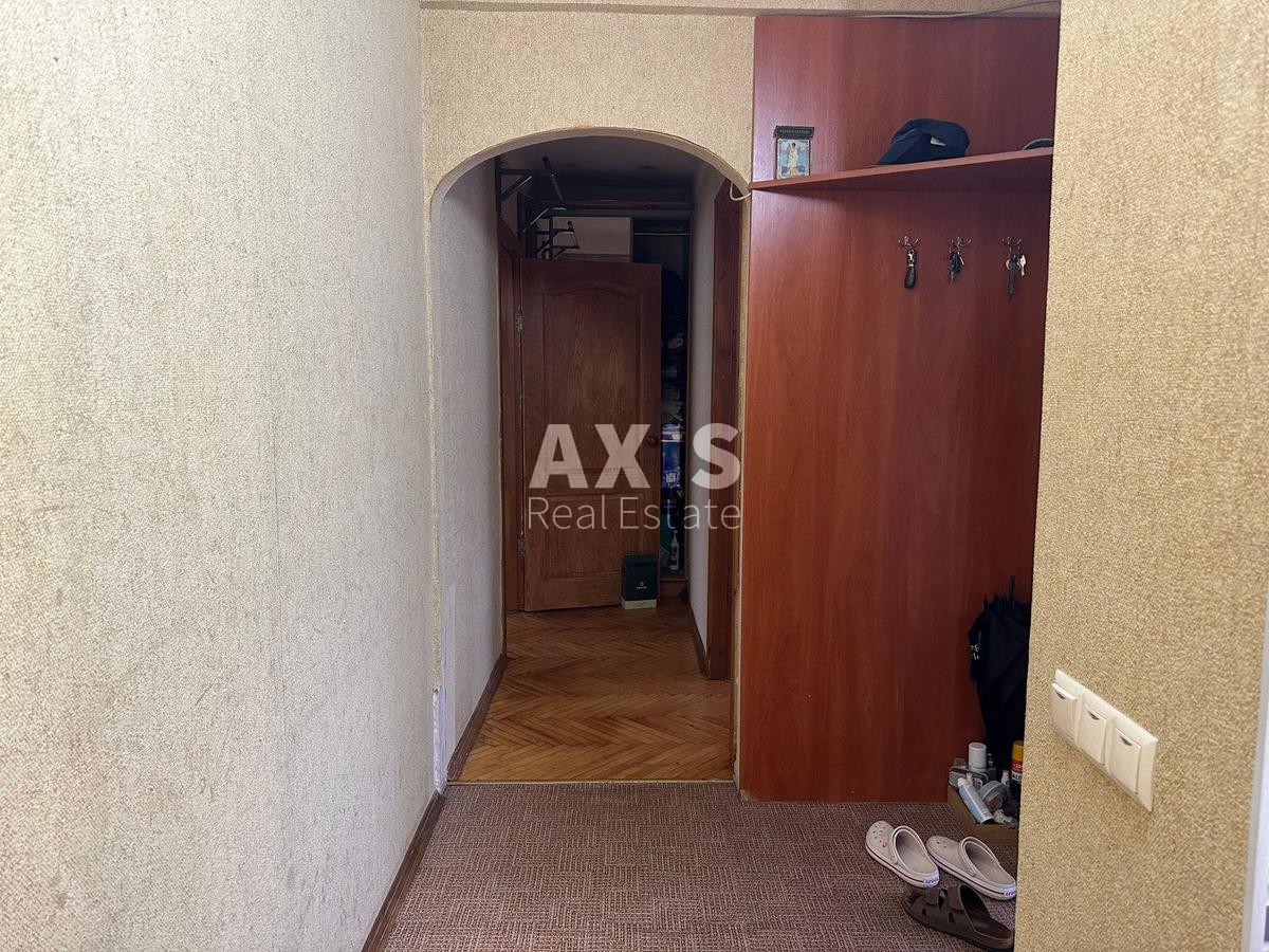 2k apartment vul. Budivel'nykiv 182