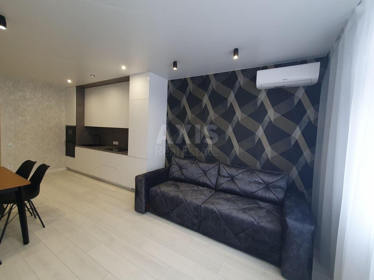 2k apartment vul. Oleksandra Olesja 30