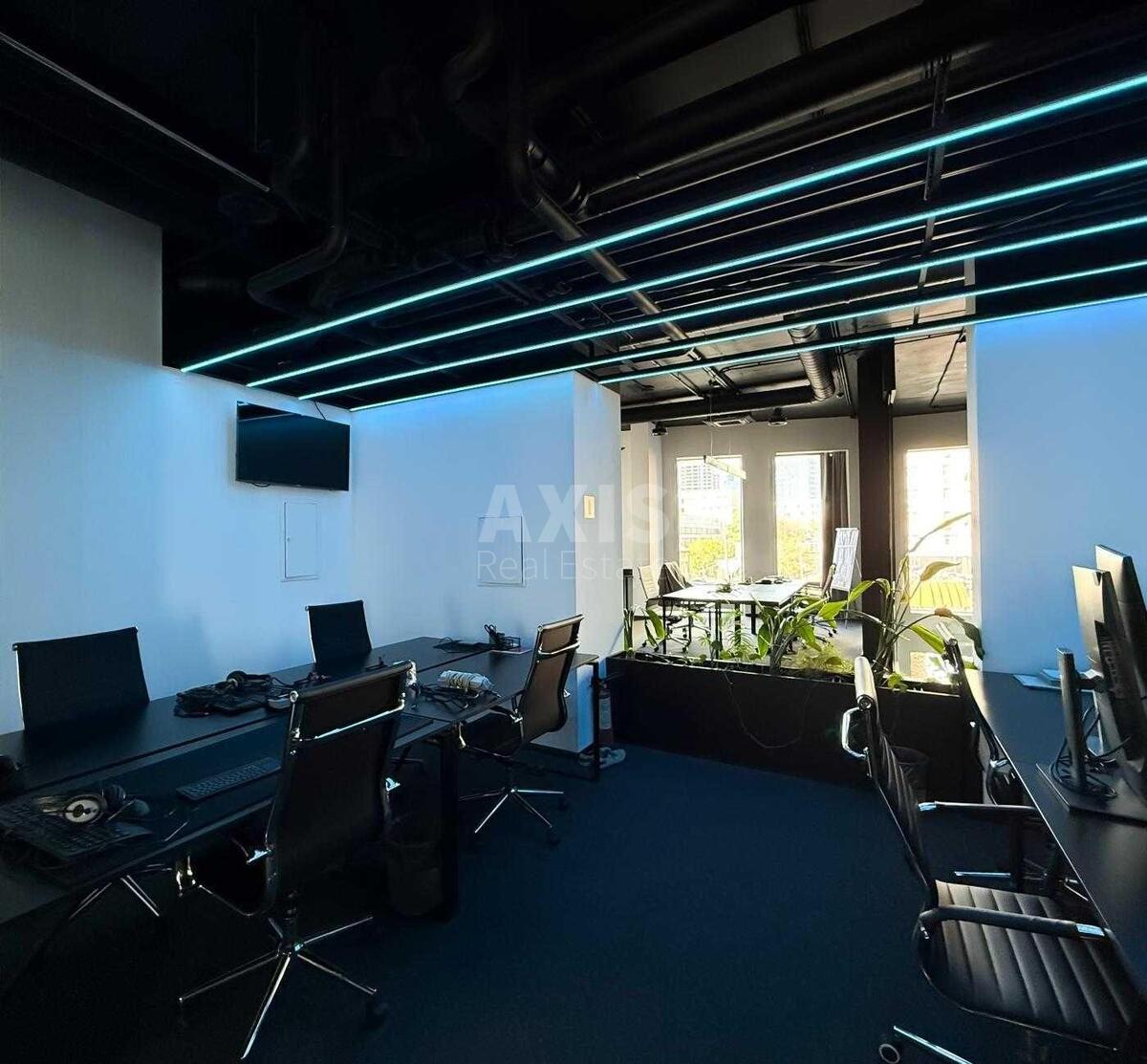 Office vul. Antonovycha 74, 680m2602691