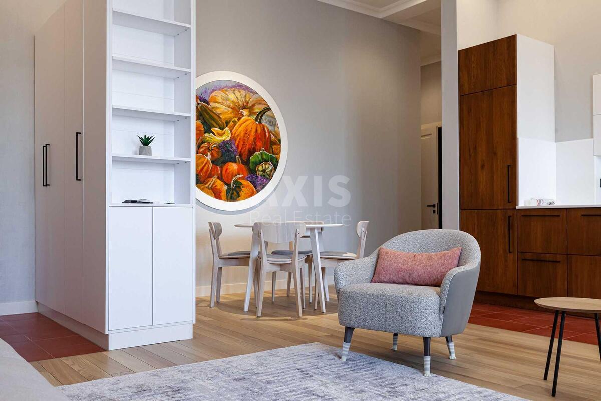 4k apartment vul. Volodymyrs'ka 81А3