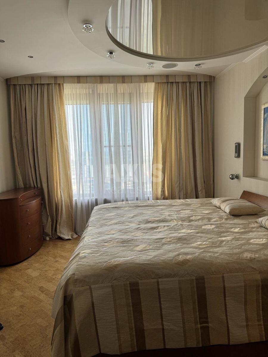4k apartment vul. Zhyljans'ka 591