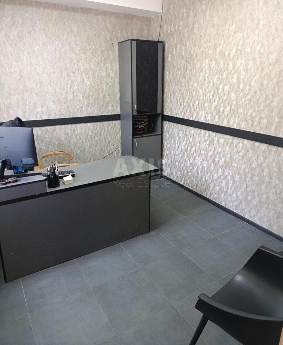 Trade object vul. Avtoparkova 5, 71m23