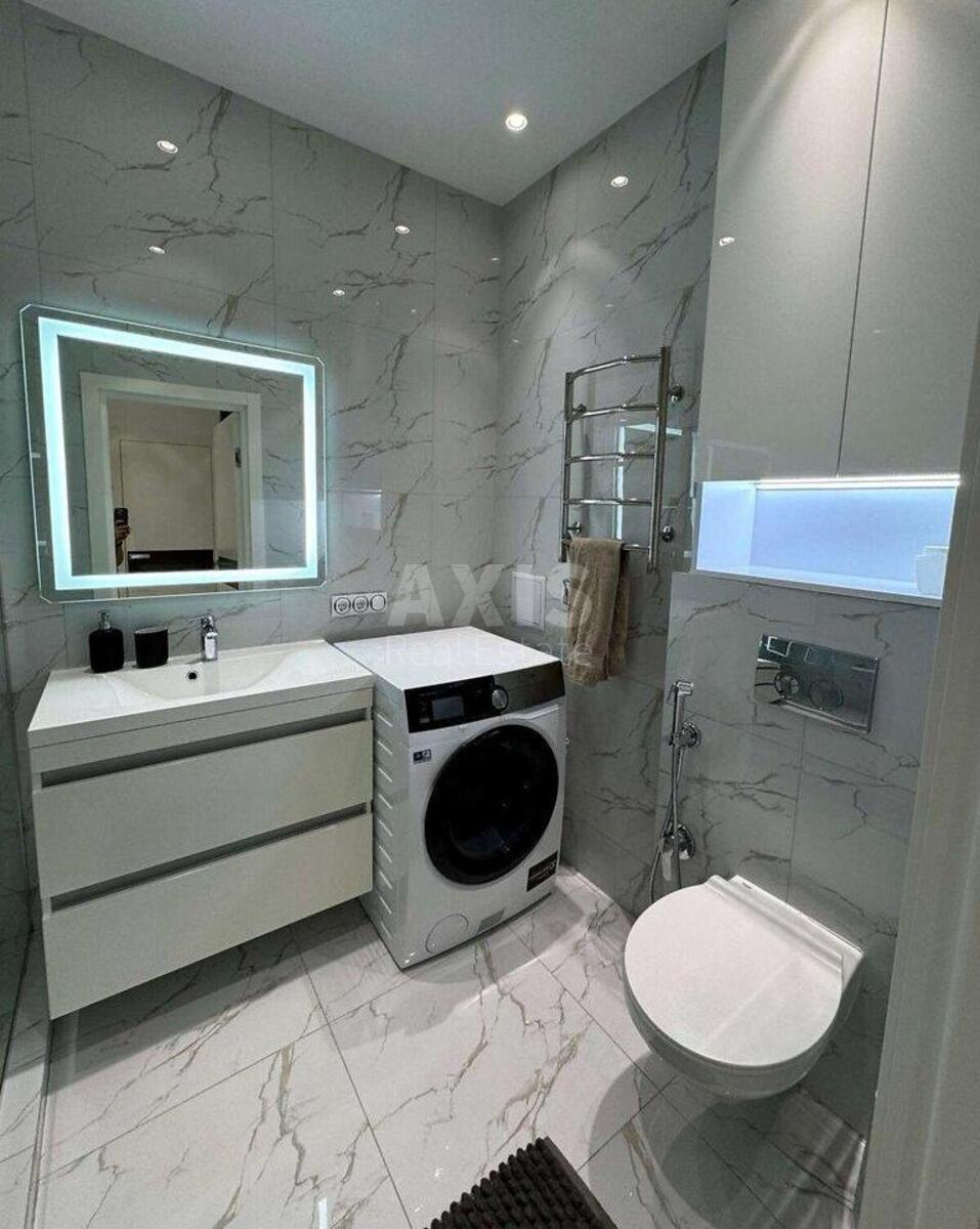 2к квартира ул. Соломенская 15А3