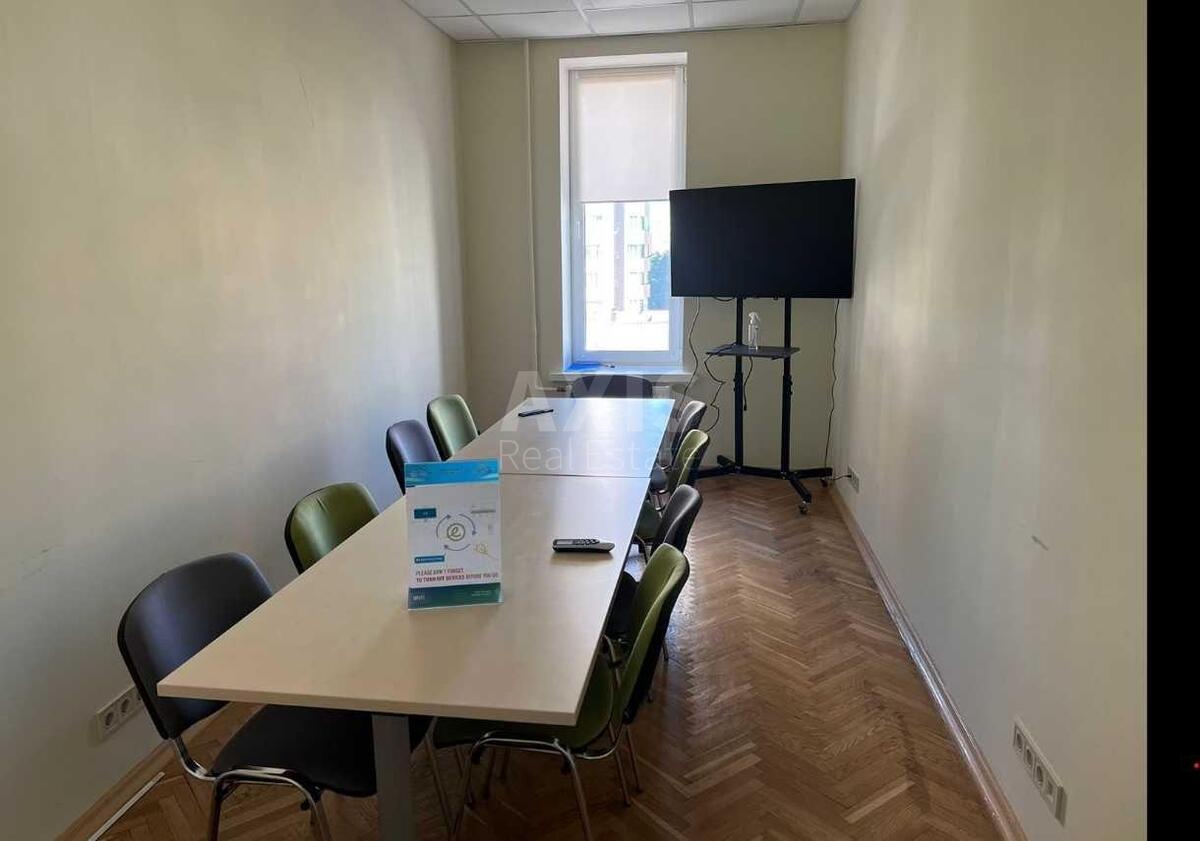 Office vul. Antonovycha 29, 709m28