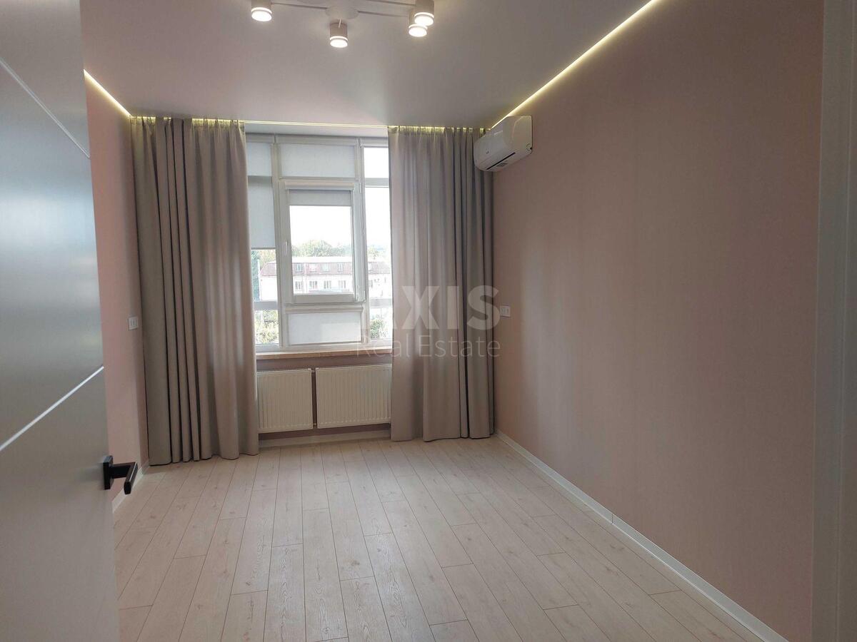 2к квартира ул. Бережанская 15629936