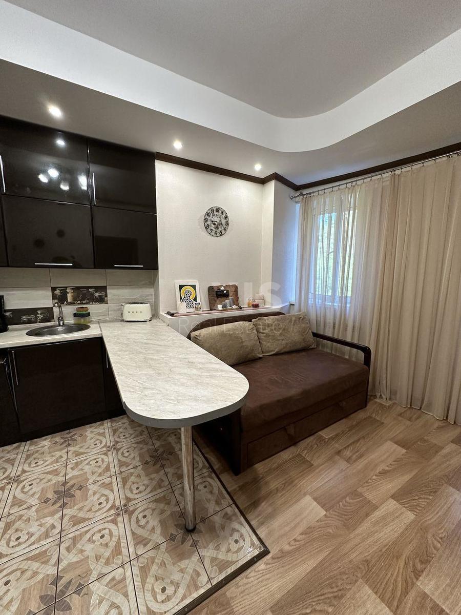 2k apartment vul. Lobanovs'kogo 216