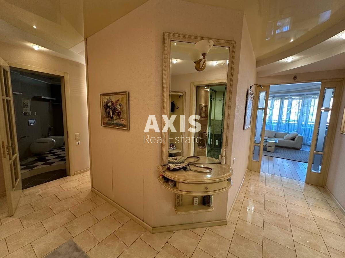 4k apartment vul. Zhyljans'ka 598