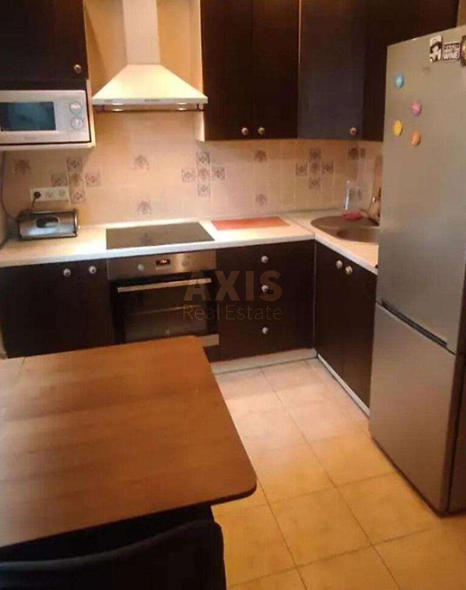 2к квартира вул. Срібнокільська 8
