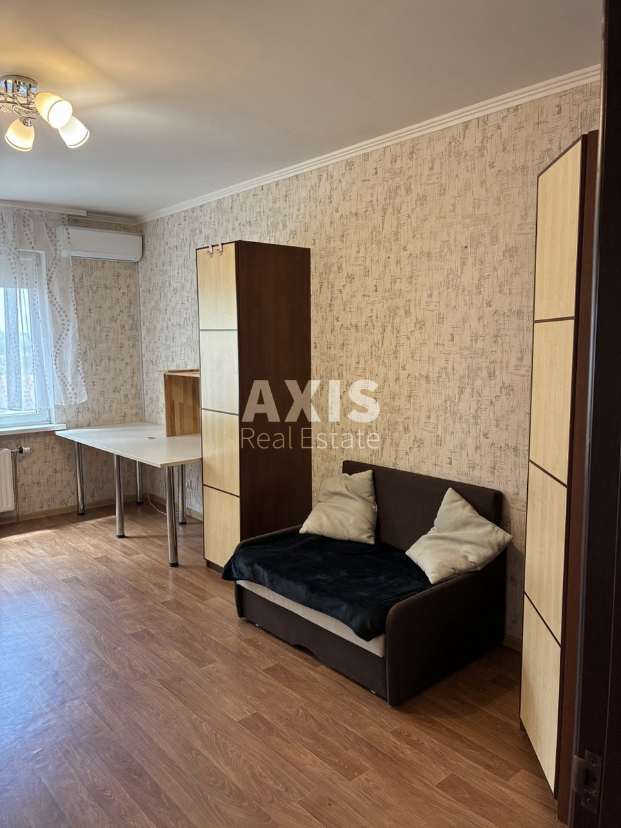 1k apartment vul. Rusovoi' Sofii' 1Б5