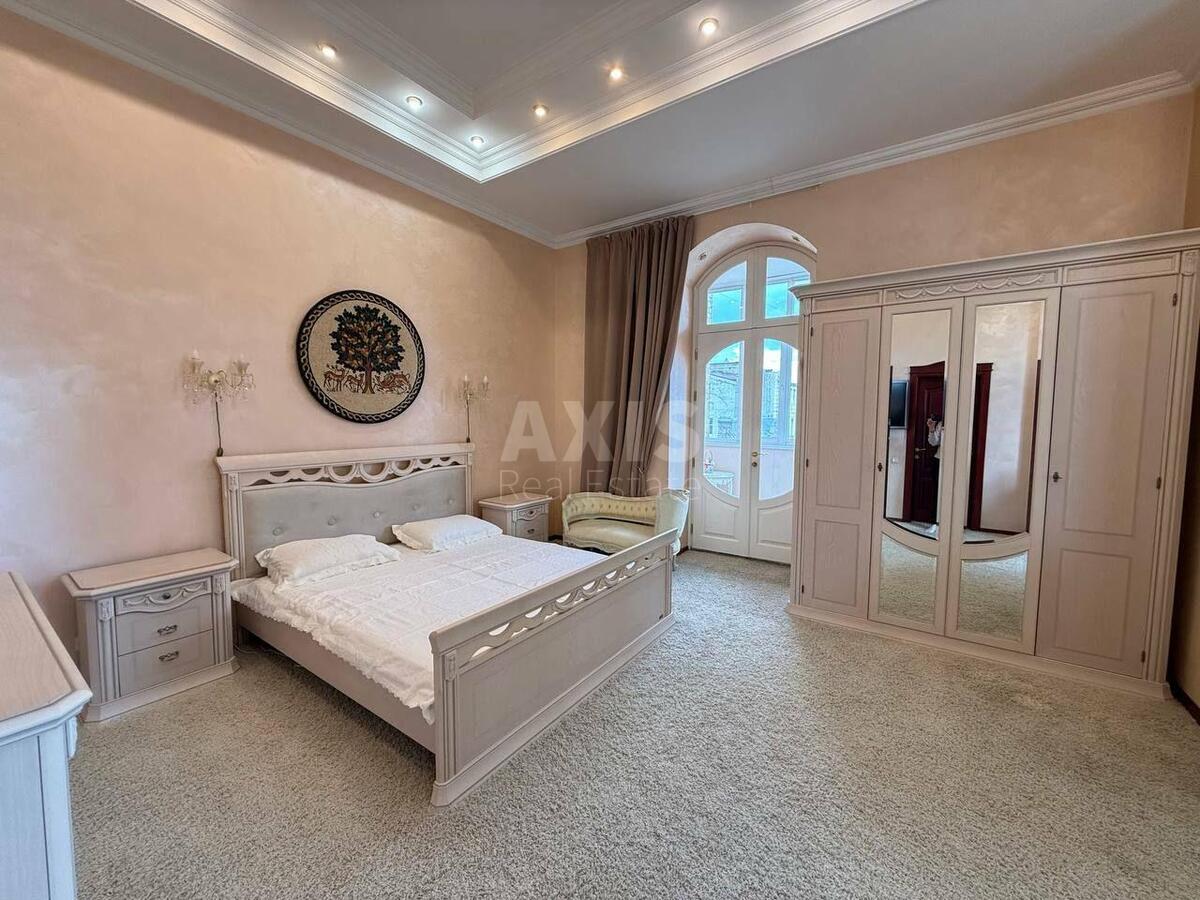 4k apartment vul. Kost'ol'na 8583249