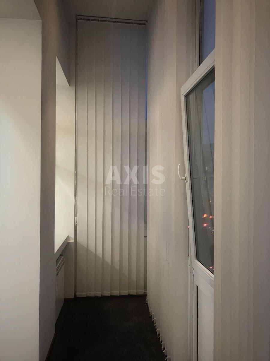 Office vul. Saksagans'kogo 15, 104m26246210