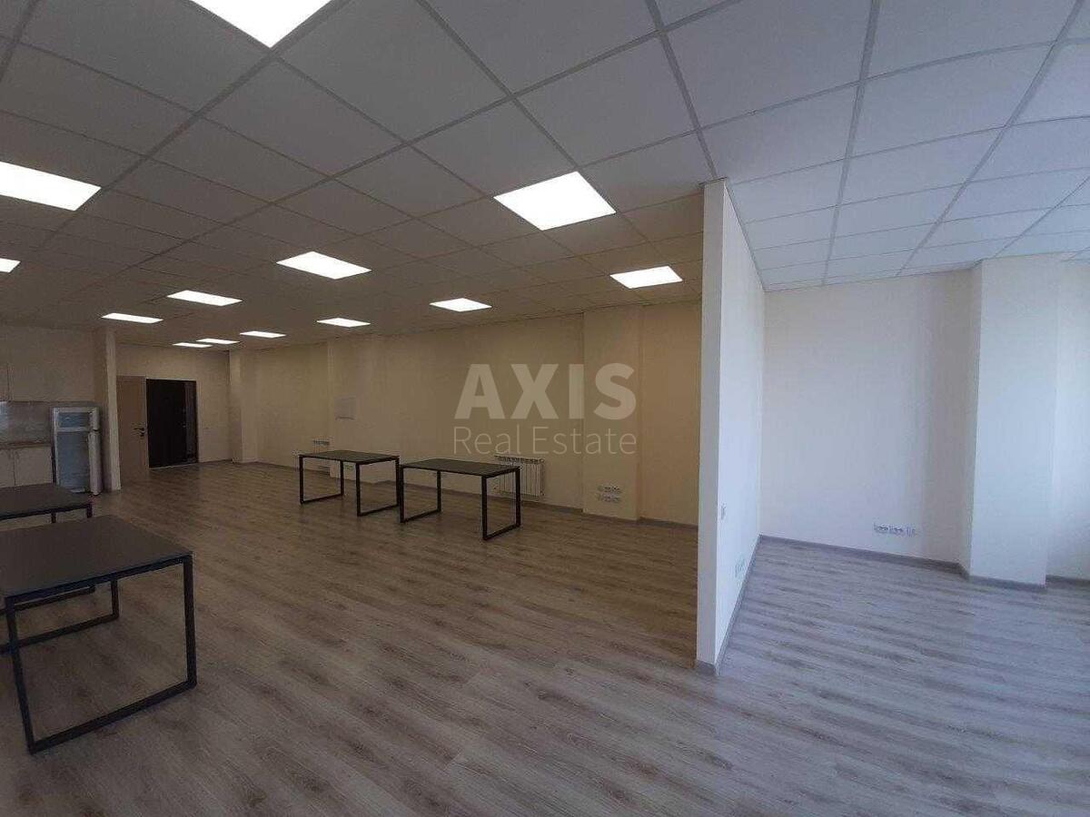 Office vul. Kostjantynivs'ka 75, 90m27
