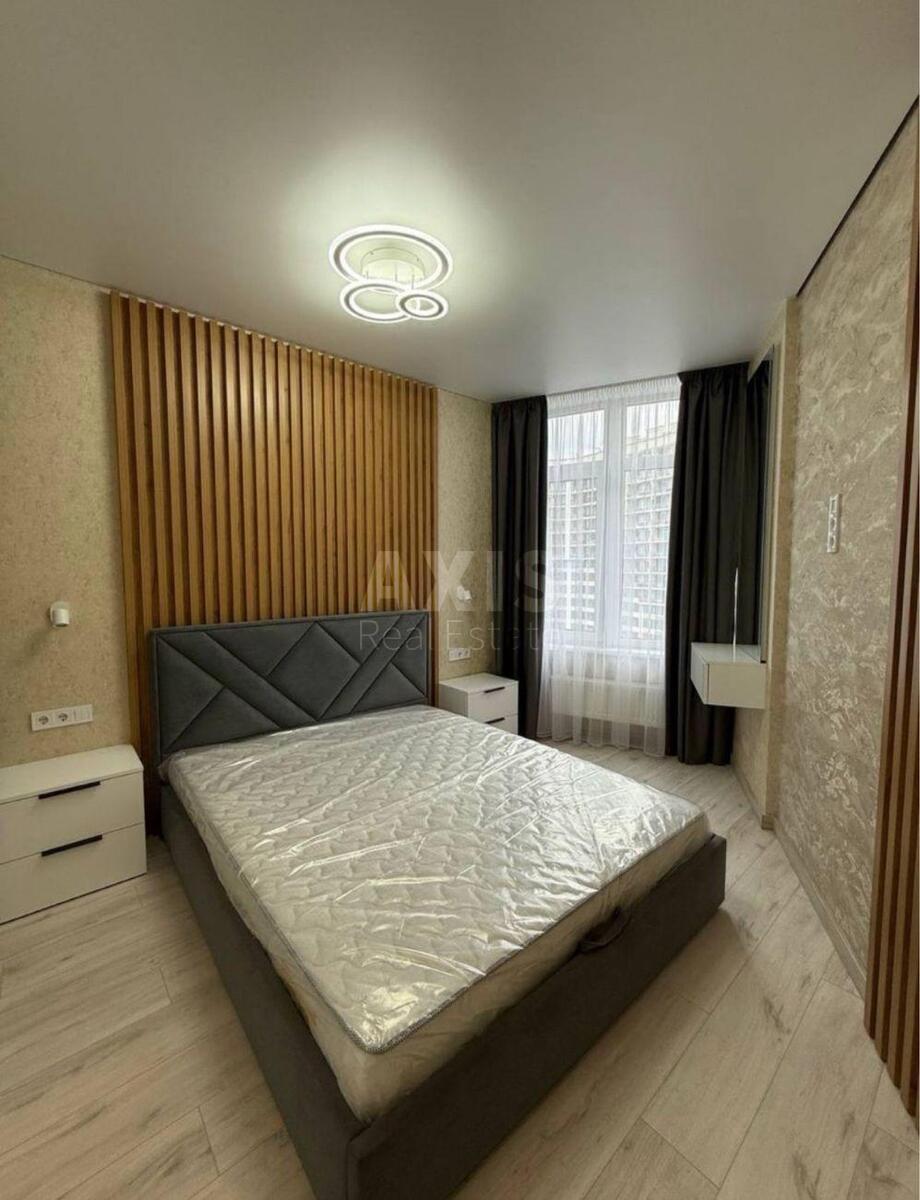 2k apartment vul. Myhajla Maksymovycha 240