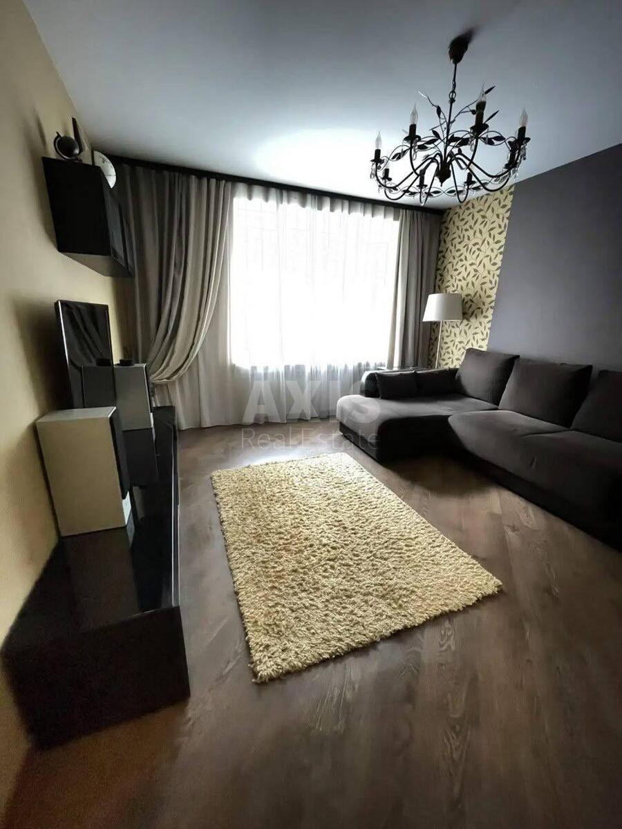 1k apartment nab. Rusanivs'ka 200