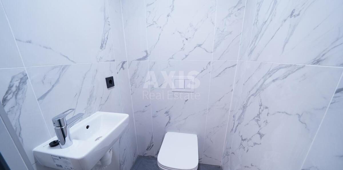 Office vul. Jevgena Konoval'cja 44А, 180m2619216