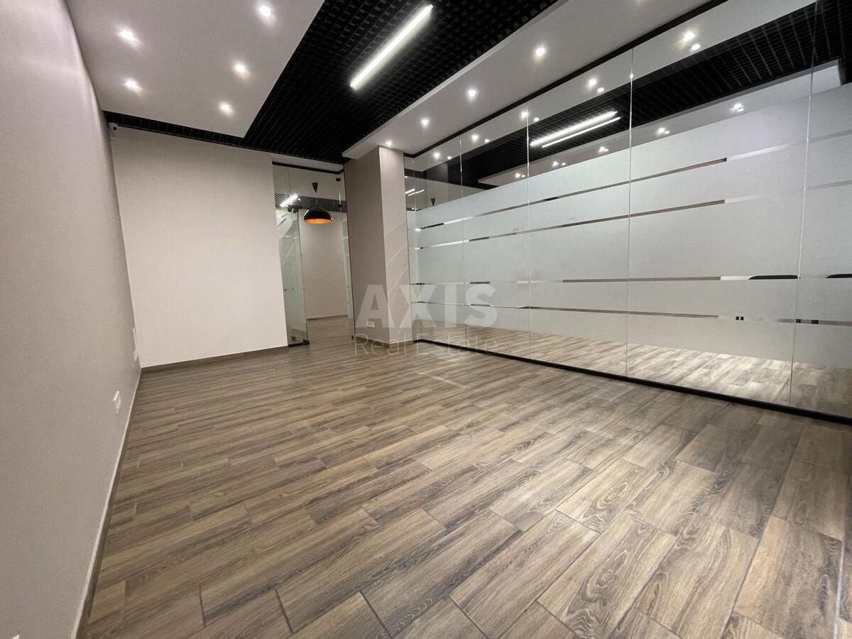Office vul. Jevgena Konoval'cja 36Е, 120m2576882