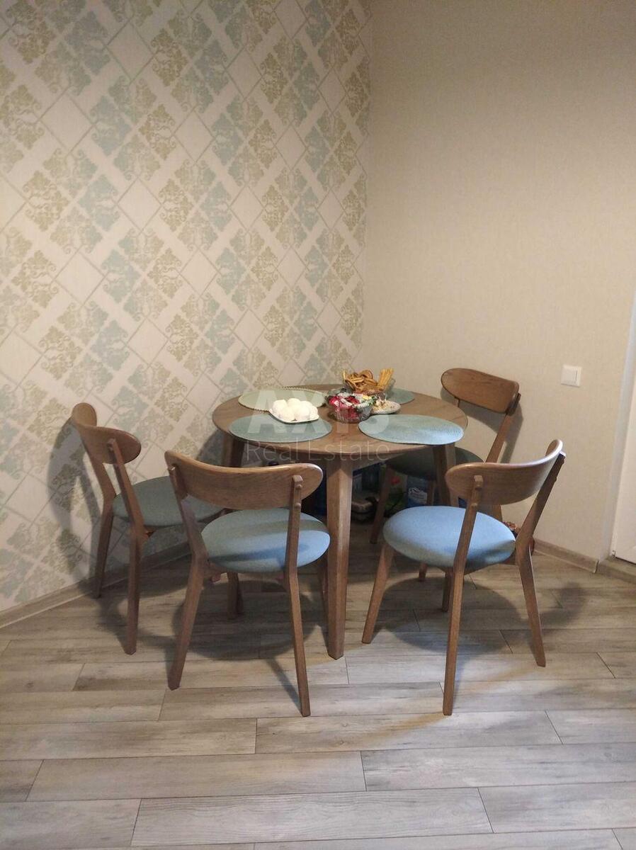 2k apartment vul. Myhajla Maksymovycha 30