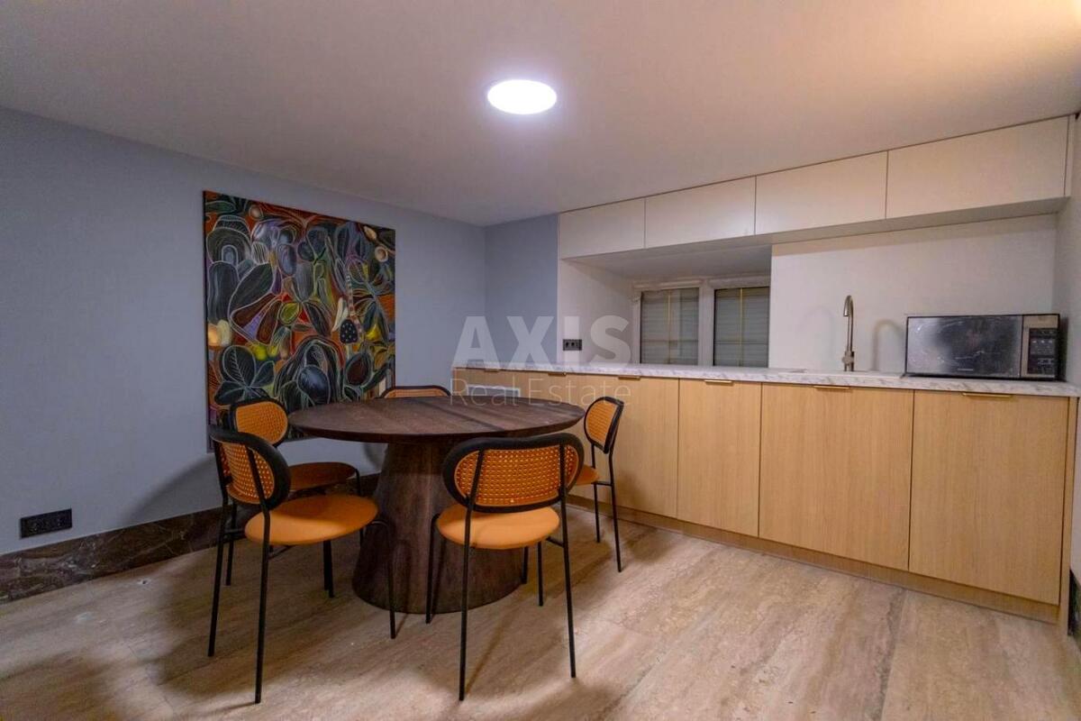 Office vul. Volodymyrs'ka 86А, 125m2