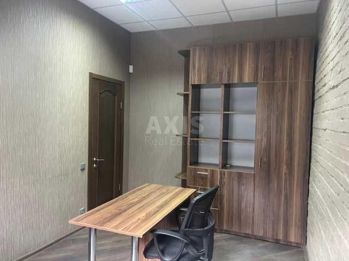 Office vul. Antonovycha 13, 85m29