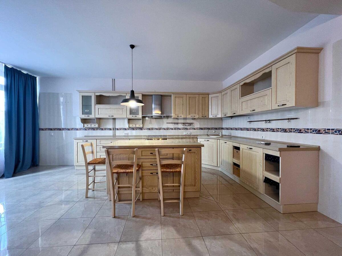 4k apartment vul. Kudrjavs'ka 13/190