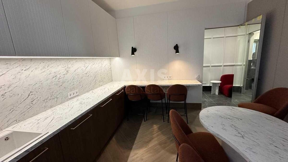 Office vul. Pan'kivs'ka 3, 80m28