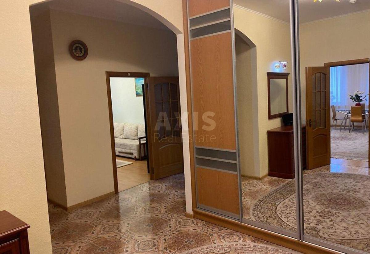 3k apartment vul. Sribnokil's'ka 3Б5