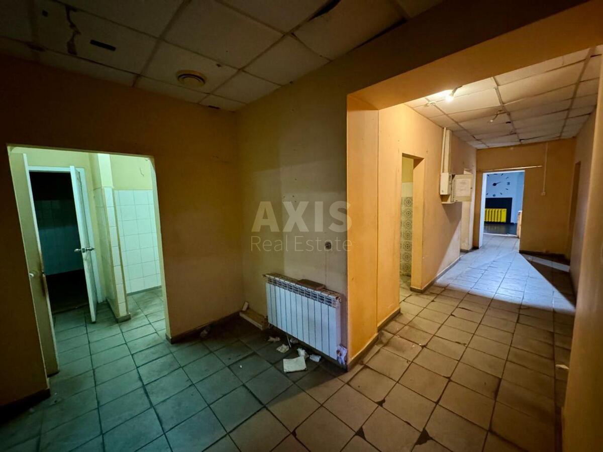 Trade object vul. Ahmatovoi' Anny 15/27, 214m2585778
