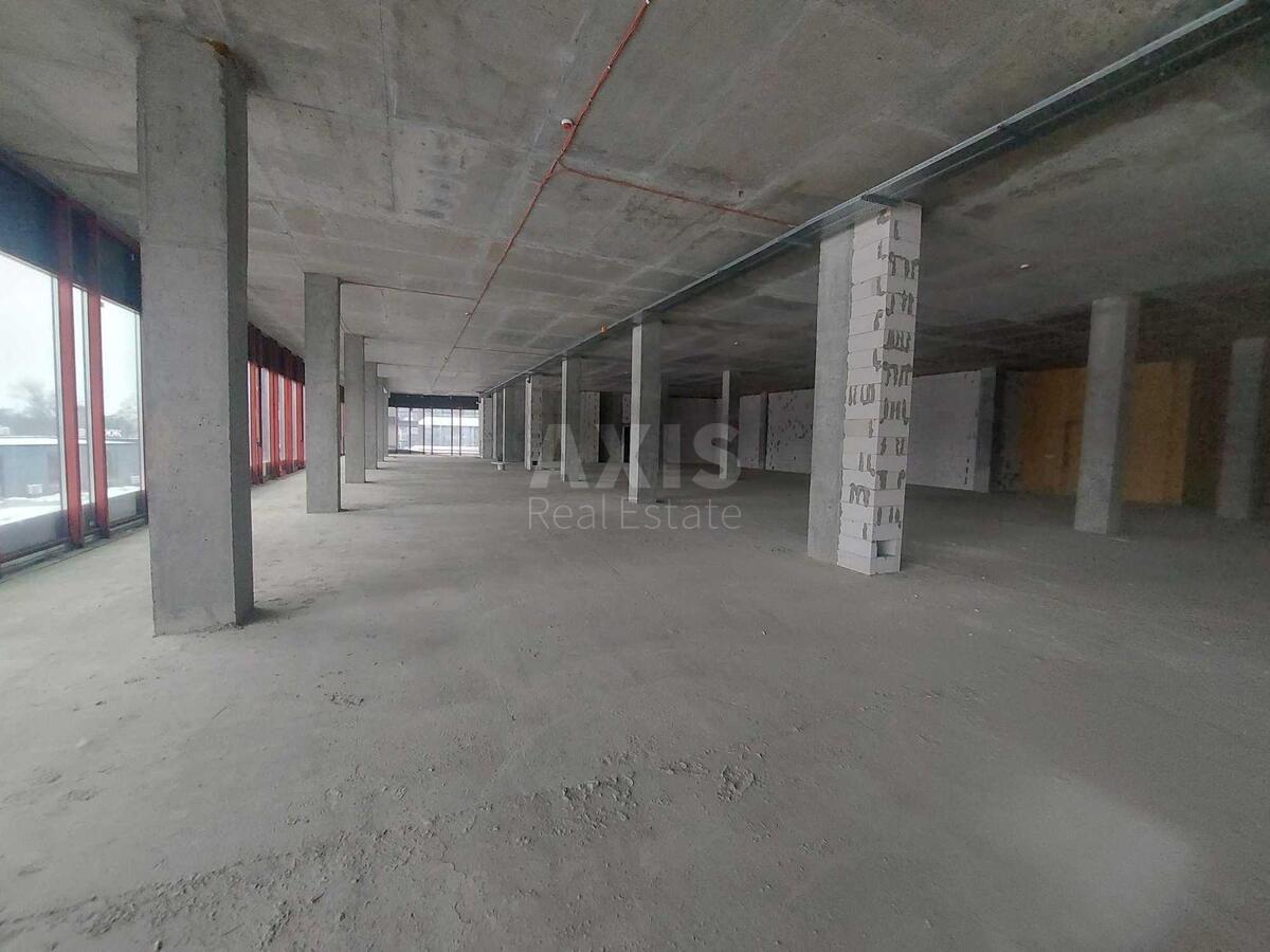 Trade object nab. Dniprovs'ka 15, 600m212