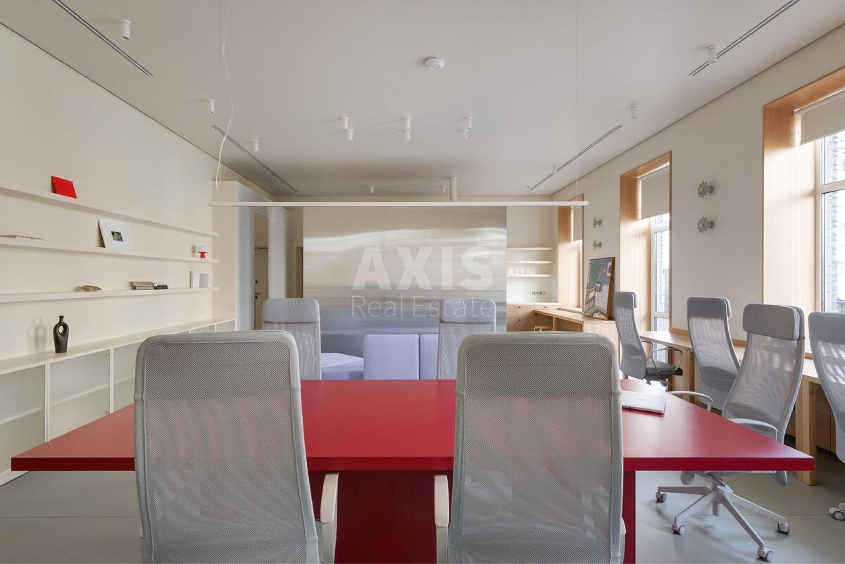 Office vul. Zhyljans'ka 5/60, 100m23