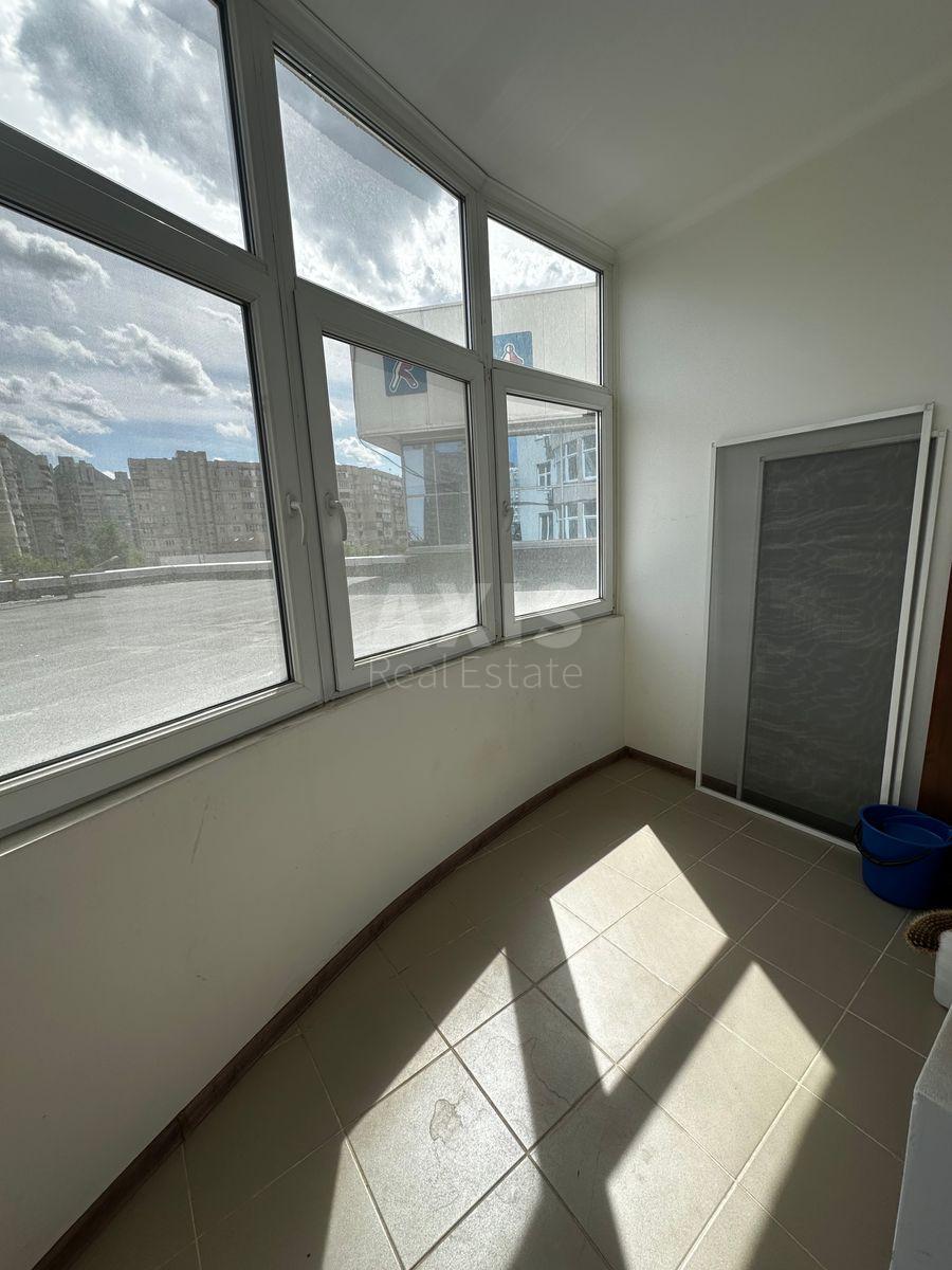 2k apartment vul. Dragomanova 40/36
