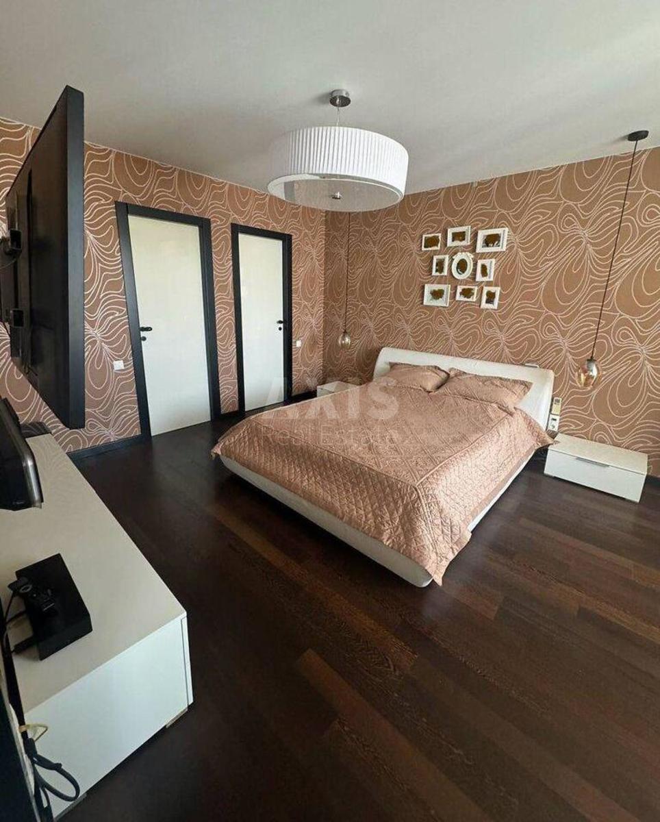 4k apartment pr-t Lobanovs'kogo 4А3