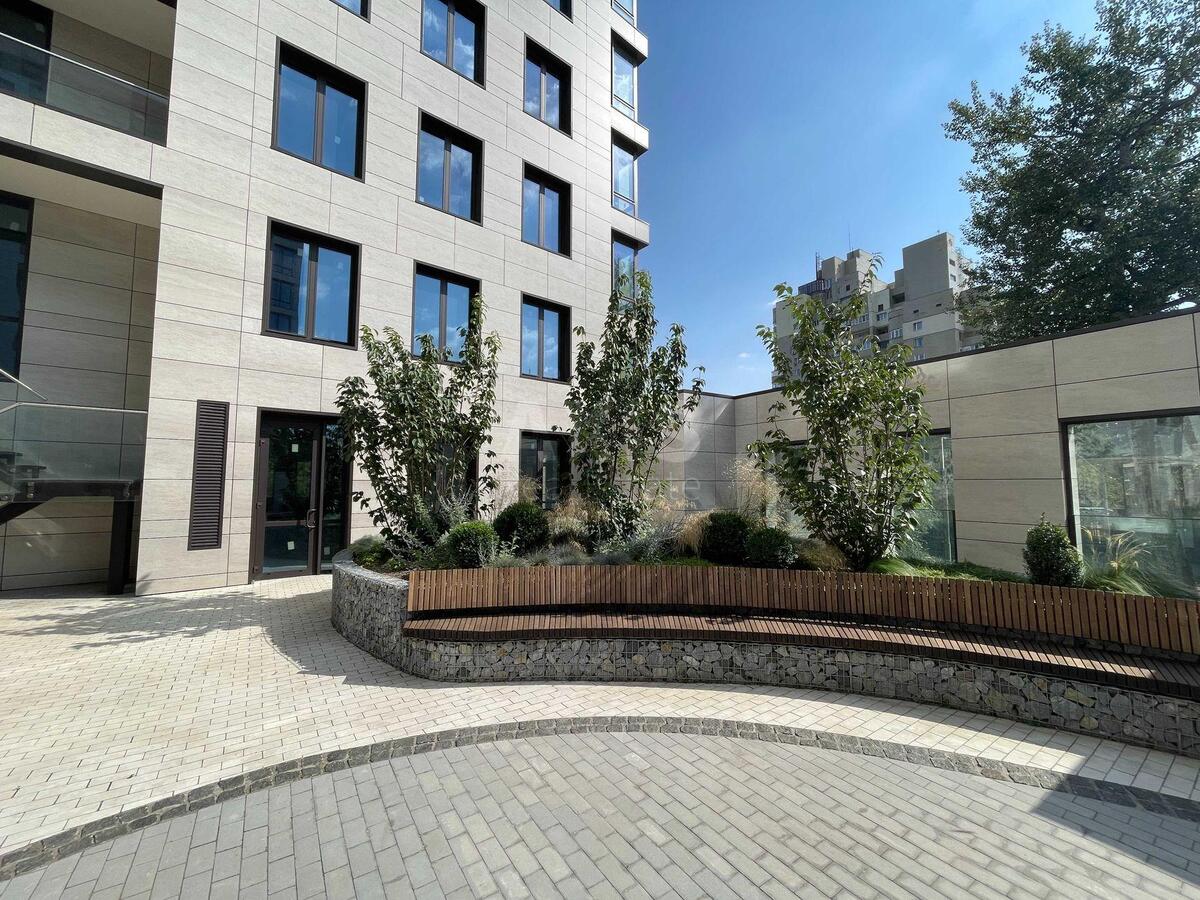 Office pr-t Peremogy 42А, 327m22