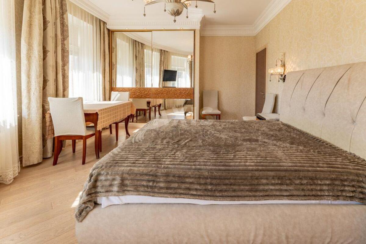 3k apartment vul. Jevgena Konoval'cja 36В3