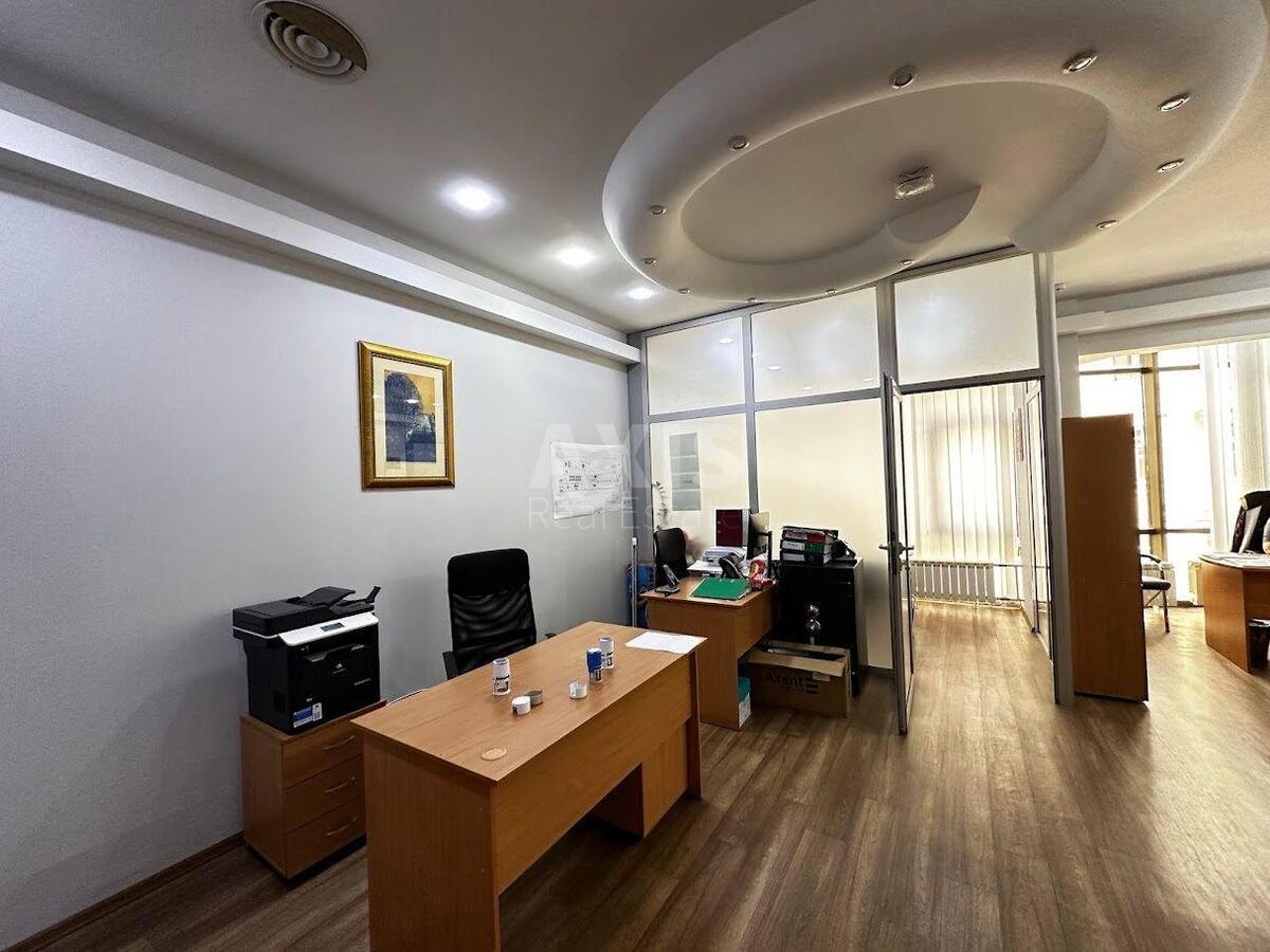 Office vul. Gonchara Olesja 41, 400m27