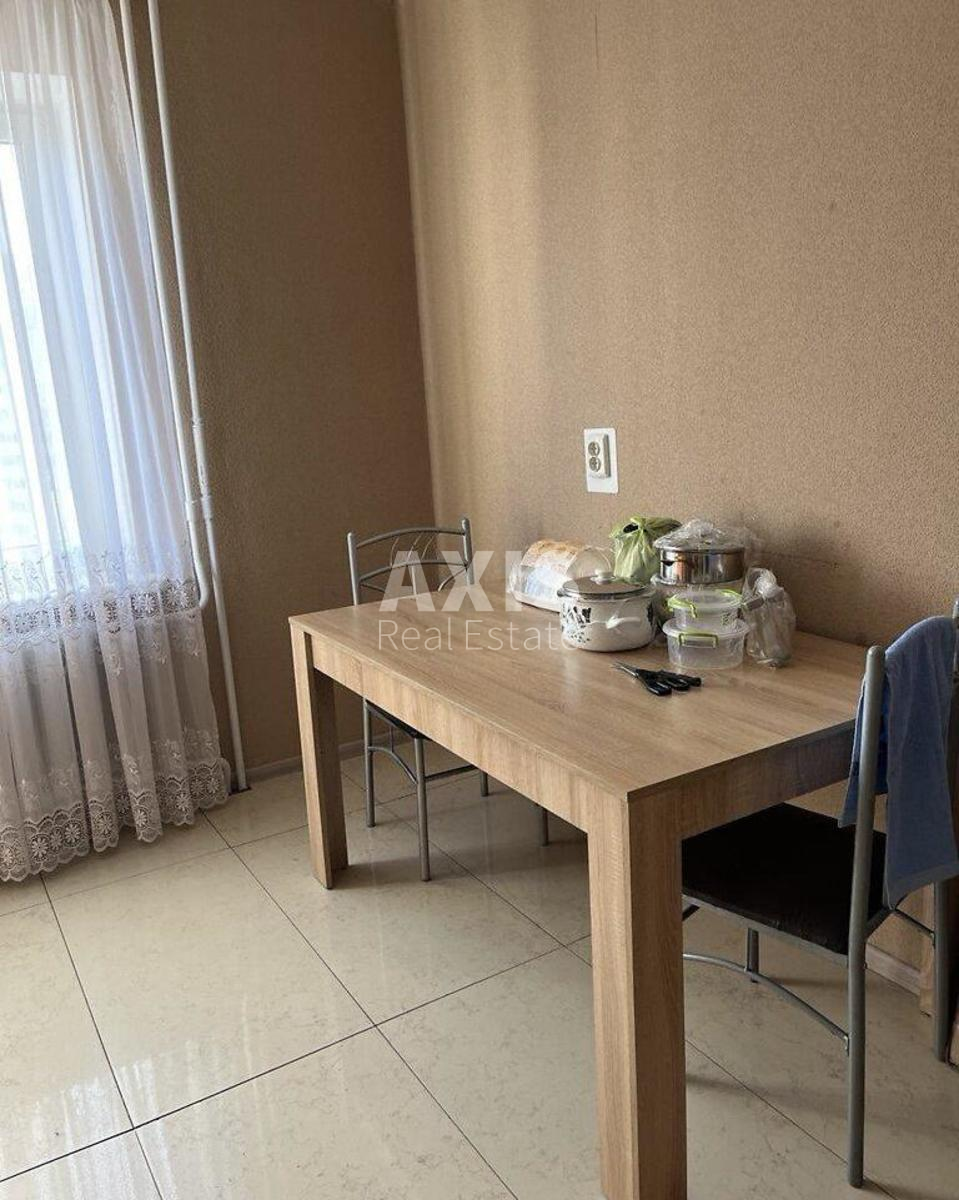 2k apartment vul. Zdolbunivs'ka 13