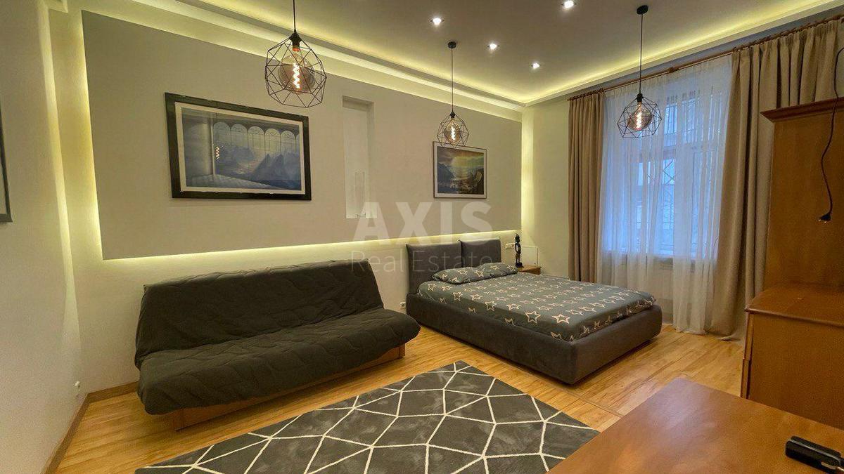 1k apartment vul. Volodymyrs'ka 192
