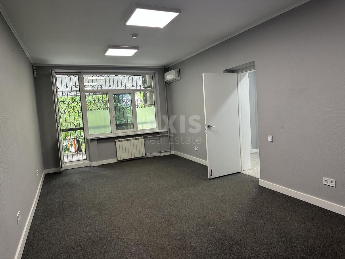 Office vul. Barbjusa Anri 22/26, 101m20