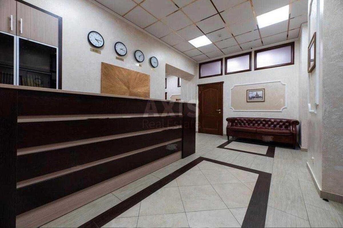 Office vul. Panasa Myrnogo 1, 135m20