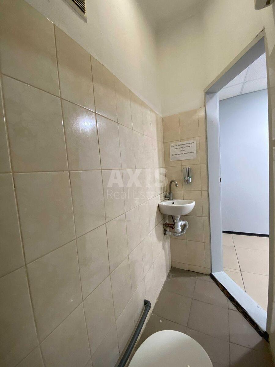 Office vul. Ches'ka 9, 124m23