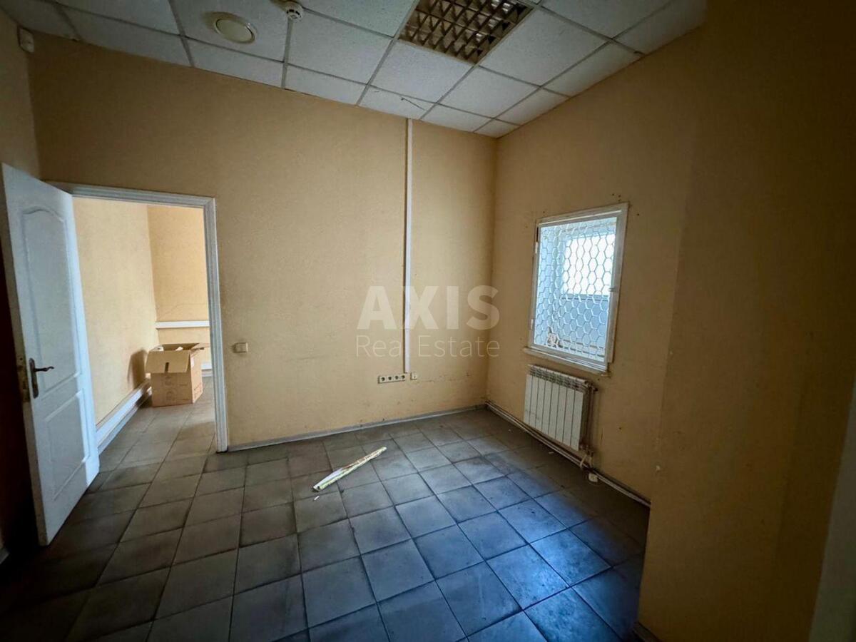 Trade object vul. Ahmatovoi' Anny 15/27, 214m2585775