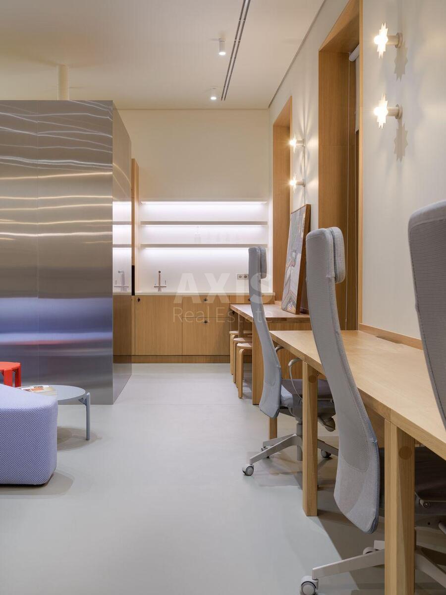 Office vul. Zhyljans'ka 5/60, 100m20