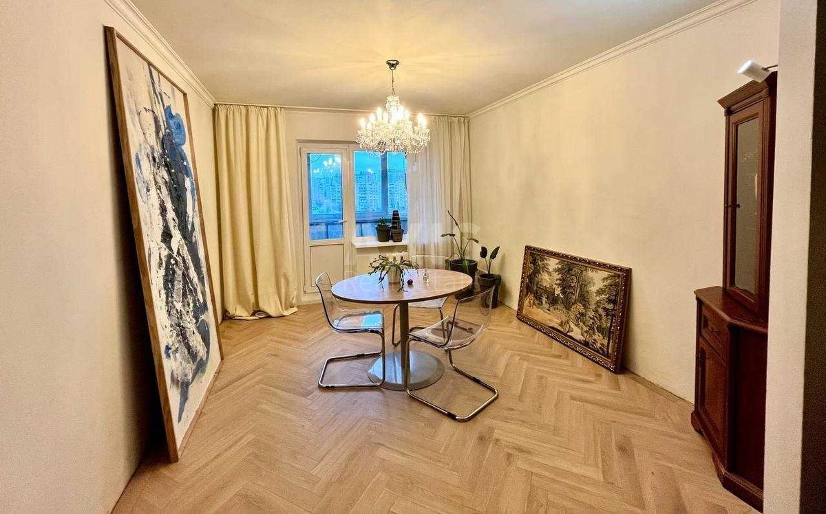 3k apartment vul. Bal'zaka Onore de 55В6